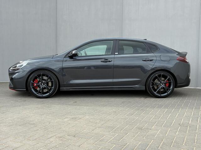Hyundai I 30 Fastback 2.0 N 280pk DCT 8 / Fabrieksgarantie t/m 12-2026 / Dealer onderhouden / Trekgewicht 1600 kg / Stuur- & Stoel verwarming / Cruise control / Achteruitrijcamera / Keyless Entry/Start / Apple Carplay Android Auto /