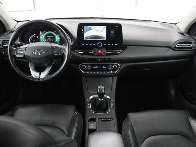 Hyundai I 30 Wagon 1.5 T-GDi MHEV Premium | Leder | Stuur/stoel verwarming | Stoel ventilatie | Cruise control | Lane assist | Camera | Park assist | Climate control | Trekhaak