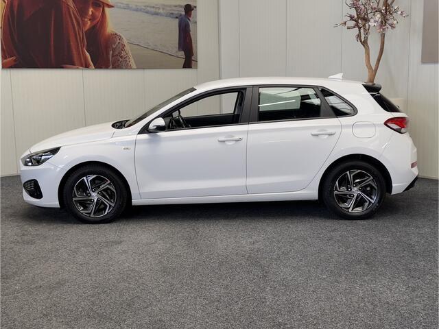 Hyundai I 30 1.0 T-GDi MHEV COMFORT AUTOMAAT CRUISE CONTROL AIRCO ACHTERUITRIJCAMERA APPLE CARPLAY/ANDROID NAVIGATIE 16" LICHTMETALEN VELGEN ZEER MOOI !!
