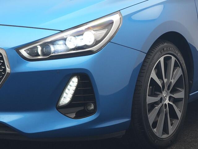 Hyundai I 30 Wagon 1.4 T-GDI Premium 141pk | Panodak | Adaptive Cruise | Camera | Lederen Sportstoelen Memory & Ventilatie | Keyless | BLIS | Stoelen & Stuur Verwarmd | LED Koplampen | Navigatie | DAB |