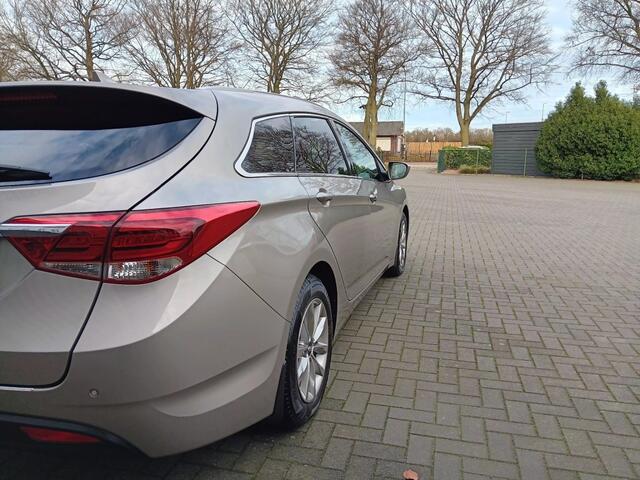Hyundai I 40 Wagon 1.6 GDI Business Edition Cruise/Clima PDC v+a AUR-Camera Navi Stoelverw