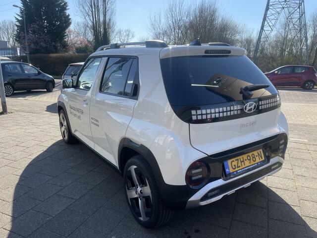 Hyundai INSTER Evolve Sky Pl 49 kWh