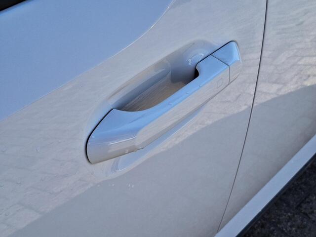 Hyundai INSTER Evolve Sky 49 kWh Winter & Tech | 3.000,- korting | Direct uit voorraad leverbaar |