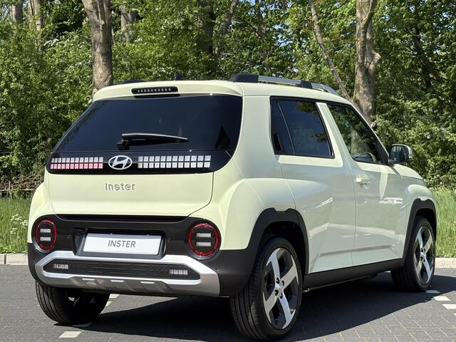 Hyundai INSTER Evolve Sky 49 kWh |¤3750 KORTING|360 CAMERA|STOELVERWARMING|SENSOREN VOOR & ACHTER| SCHUIF/-KANTEL DAK|