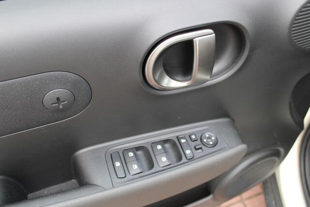 Hyundai INSTER Evolve 49 kWh APPLE CAR PLAY / ANDROIT AUTO