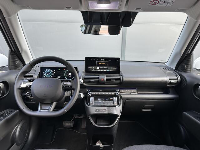 Hyundai INSTER Evolve 49 kWh / Navigatie / Achteruitrijcamera / Apple Carplay & Android Auto / Adaptive Cruise Control / Automatische Airco / 3 Fase /