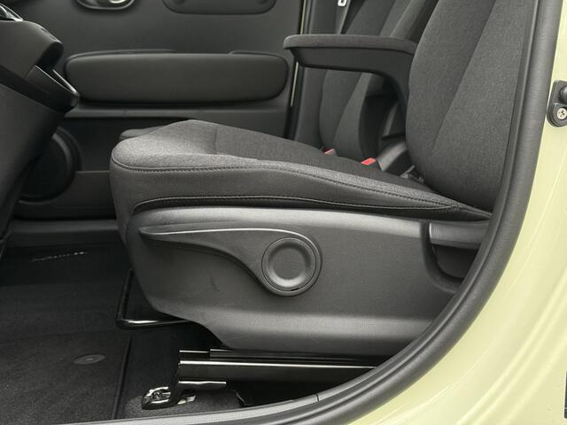 Hyundai INSTER Pulse 49 kWh / Dynamische Navigatie / Achteruitrijcamera / Parkeersensoren Voor + Achter / Leder Stuurwiel /