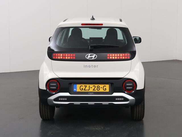 Hyundai INSTER E-Motion 42 kWh | Navigatie | Parkeercamera | Cruise Control Adaptief | Climate Control | Keyless Go |