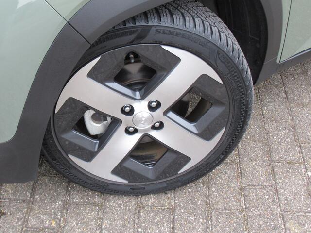 Hyundai INSTER Evolve Sky Plus 49 kWh 1e eigen | Winter Pack |Tech Pack | Schuifdak | 360 Camera