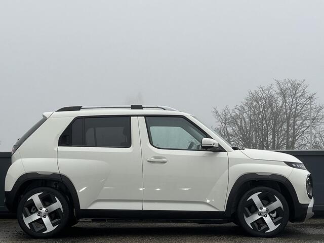 Hyundai INSTER Evolve Sky 49kWh 116pk | ¤2.520 KORTING | 360° CAMERA | STOELVERW. | PARKEERSENSOREN VOOR & ACHTER | SCHUIF/KANTELDAK |