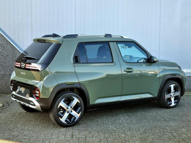 Hyundai INSTER Evolve Sky 49 kWh / Uit Voorraad Leverbaar / ¤3500,- Voordeel / Winter Pack / Schuifkanteldak / Navigatie /