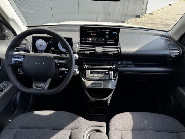 Hyundai INSTER Evolve Sky 49 kWh / ¤3.500,- Korting / Winter & Tech Pack / V2L / 360 Camera / Dynamische Navigatie / Adaptive Cruise Control / Climate Control /