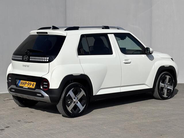 Hyundai INSTER Evolve Sky Plus 49 kWh Automaat / Fabrieksgarantie tot 24-03-2030 / Stoel- en Stuurverwarming / Apple CarPlay/Android Auto / Adaptieve Cruise Controle / 360/Rondom Zicht Camera / Navigatie /