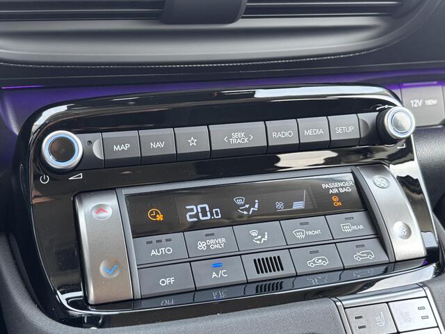 Hyundai INSTER Evolve Sky Plus 49 kWh Automaat / Fabrieksgarantie tot 24-03-2030 / Stoel- en Stuurverwarming / Apple CarPlay/Android Auto / Adaptieve Cruise Controle / 360/Rondom Zicht Camera / Navigatie /