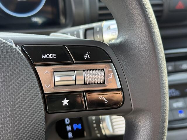 Hyundai INSTER E-Motion 5p. 42 kWh / 5 Zits / Direct Leverbaar / ¤3.000,- Voordeel / navigatie / Achteruitrij Camera / LM Velgen /