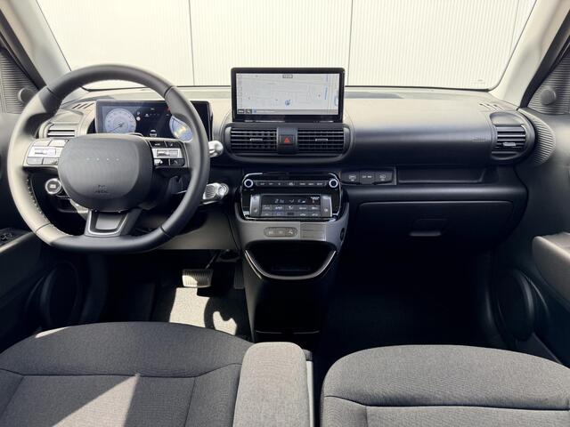 Hyundai INSTER Evolve 49 kWh / ¤3000 Voordeel / LED Verlichting / 17 Inch / Dynamische Navigatie / Achteruitrijcamera / Parkeersensoren Voor + Achter /