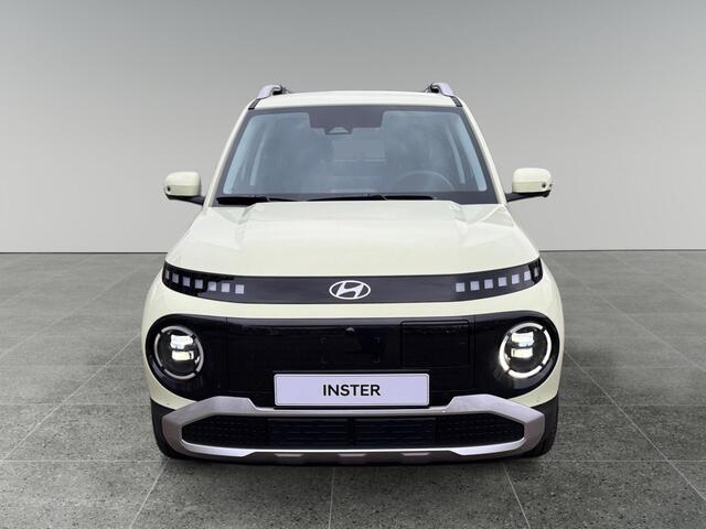 Hyundai INSTER Evolve Sky 49kWh 116pk | ¤3.100 KORTING | TECHPACK | WINTERPACK | 360° CAMERA | STOELVERW. | SENSOREN VOOR + ACHTER | SCHUIF/KANTELDAK |