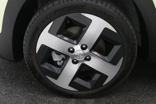 Hyundai INSTER Evolve 49 kWh Winter & Tech Pack / Warmtepomp / LMV / Navigatie / Stoel & Stuurwielverwarming voor / Blindspot Camera / 360 Camera / Adaptieve Cruise / Full Option / NL Auto /
