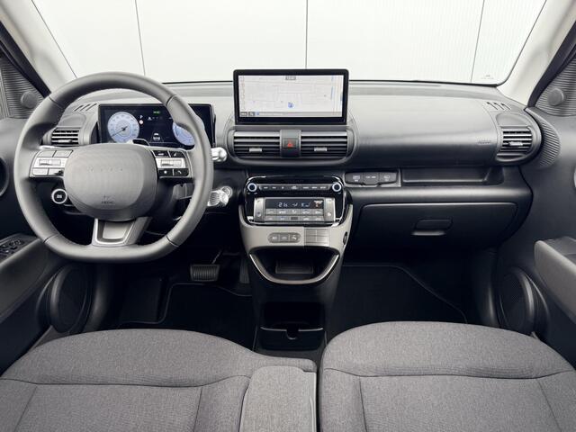 Hyundai INSTER Pulse 49 kWh / Demo Deal / 370 KM WLTP / Dynamische Navigatie / Achteruitrijcamera / Climate Control / Adaptive Cruise Control / Verschuifbare Achterbank / Leder Stuurwiel / 15 Inch Lichtmetaal /