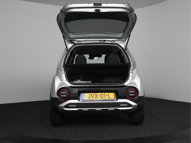 Hyundai INSTER Evolve 49 kWh | Navigatie | Ambient Lighting | 17'' Lichtmetalen Velgen | Direct Rijden! |