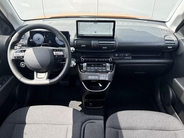 Hyundai INSTER Evolve Sky Plus 49 kWh / Rijklaarprijs incl ¤ 3.000 korting nu voor ¤ 30.040,- / Winterpakket / Tech Pakket / Open dak /