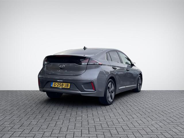 Hyundai IONIQ 1.6 GDi Comfort Plus | Adapt. Cruise Control | Apple Carplay/Android Auto | Keyless Entry | Navigatie | Camera | Premium Audio | Rijklaarprijs!