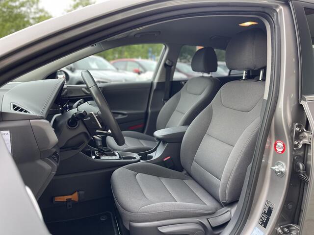 Hyundai IONIQ 1.6 GDi Comfort Plus | Adapt. Cruise Control | Apple Carplay/Android Auto | Keyless Entry | Navigatie | Camera | Premium Audio | Rijklaarprijs!