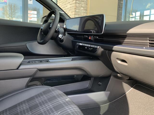 Hyundai IONIQ 6 First Edition AWD 77 kWh met Panoramisch schuifdak, 20 inch Lichtmetalen velgen en 4 Wheel Drive Uit voorraad leverbaar