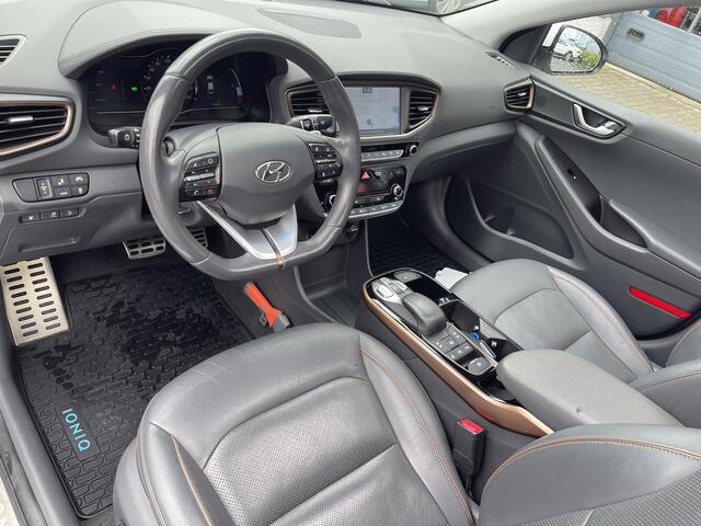Hyundai IONIQ Premium EV *SUBSIDIE MOGELIJK* | Schuif-/Kanteldak | Leder | Geheugenstoel | Stuur- + Stoelverwarming | Adapt. Cruise Control | Rijklaarprijs!