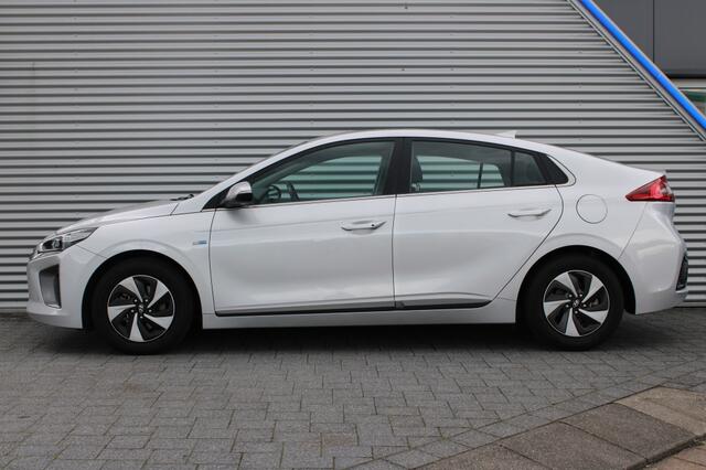Hyundai IONIQ 1.6 GDi Hybrid First Edition Automaat