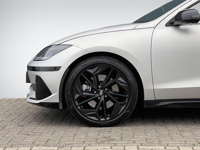 Hyundai IONIQ 6 First Edition AWD 77 kWh 326pk | Panoramadak | Head-Up Display | 360° Camera | BOSE Audio | Adapt. Cruise Control | 20'' Velgen | Rijklaarprijs!