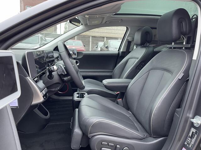 Hyundai IONIQ 5 Lounge AWD 77 kWh Panoramadak + Digitale Buitenspiegels | Matte Lakkleur | 20'' Velgen | BOSE Audio | Vol-Leder | Stuur- + Stoelverwarming | Rijklaarprijs!