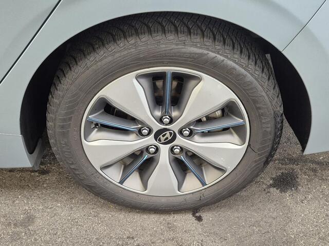 Hyundai IONIQ 1.6 GDi PHEV i-Motion