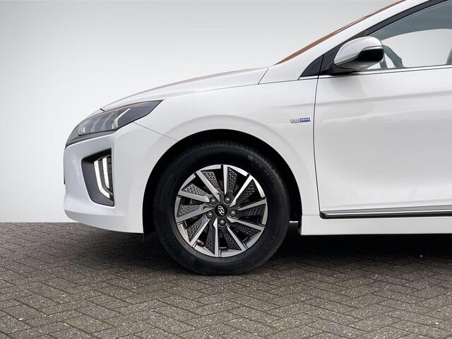 Hyundai IONIQ Comfort EV 38 kWh *SUBSIDIE MOGELIJK!* | Navigatie | Camera | Adapt. Cruise Control | Stoelverwarming | Apple Carplay/Android Auto | Rijklaarprijs!
