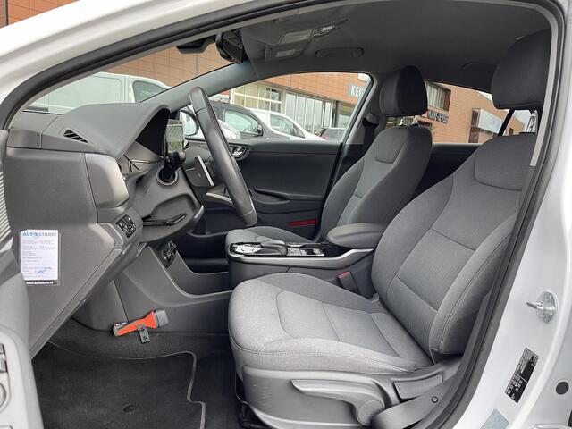 Hyundai IONIQ Comfort EV 38 kWh *SUBSIDIE MOGELIJK!* | Navigatie | Camera | Adapt. Cruise Control | Stoelverwarming | Apple Carplay/Android Auto | Rijklaarprijs!