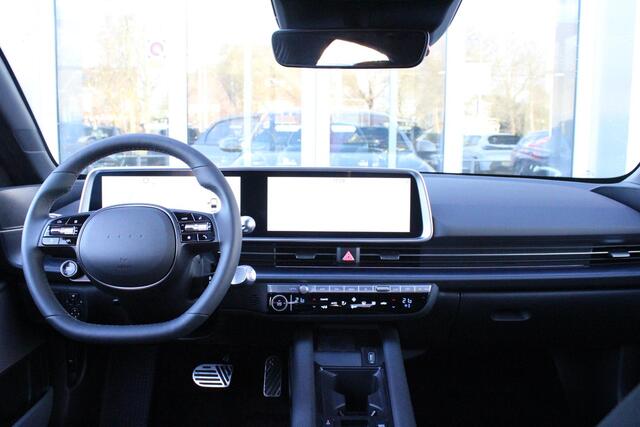 Hyundai IONIQ 6 CONNECT 77 kWh WARMTEPOMP | VOORVERWARMING | NAVIGATIE | STOELVERWARMING | STUURVERWARMING | HEAD-UP DISPLAY | DODEHOEK DETECTIE | ELEKTRISCHE VOOSRSTOELEN | ACHTERBANK VERWARMING | ELEKTRSICH BEDIENBARE ACHTERKLEP | DRAADLOOS TELEFOONLADEN | VEHICLE TO