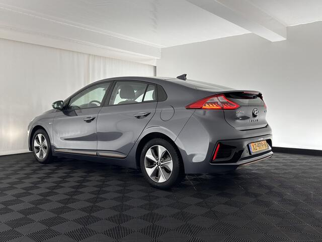 Hyundai IONIQ Comfort EV Aut. *INFINITY-AUDIO | NAVI-FULLMAP | CAMERA | CCS-FASTLOADER | LANE-ASSIST | ADAPTIVE-CRUISE | KEYLESS | SHIFT-PADDLES | VESS | APP.CONNECT | DAB+ | COMFORT-SEATS | 16"ALU*
