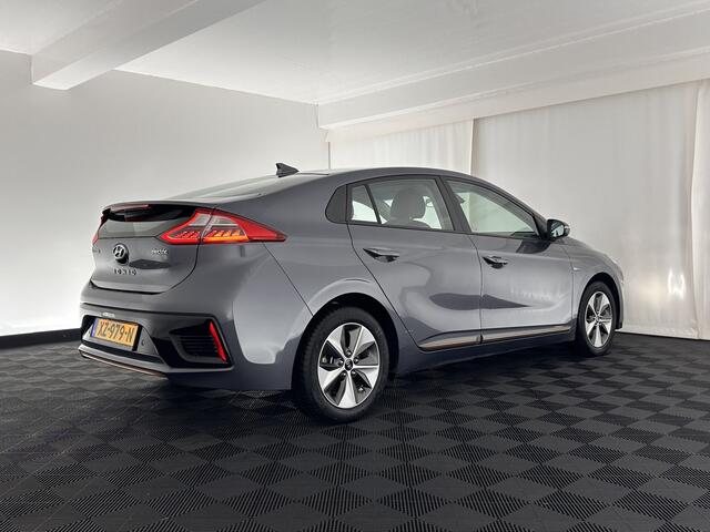 Hyundai IONIQ Comfort EV Aut. *INFINITY-AUDIO | NAVI-FULLMAP | CAMERA | CCS-FASTLOADER | LANE-ASSIST | ADAPTIVE-CRUISE | KEYLESS | SHIFT-PADDLES | VESS | APP.CONNECT | DAB+ | COMFORT-SEATS | 16"ALU*
