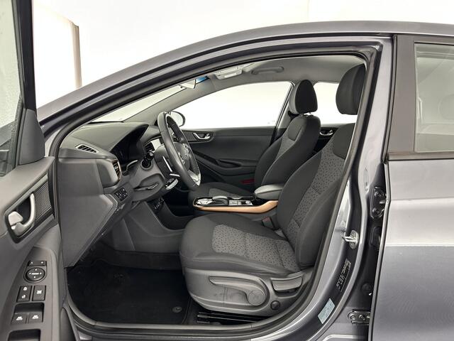Hyundai IONIQ Comfort EV Aut. *INFINITY-AUDIO | NAVI-FULLMAP | CAMERA | CCS-FASTLOADER | LANE-ASSIST | ADAPTIVE-CRUISE | KEYLESS | SHIFT-PADDLES | VESS | APP.CONNECT | DAB+ | COMFORT-SEATS | 16"ALU*