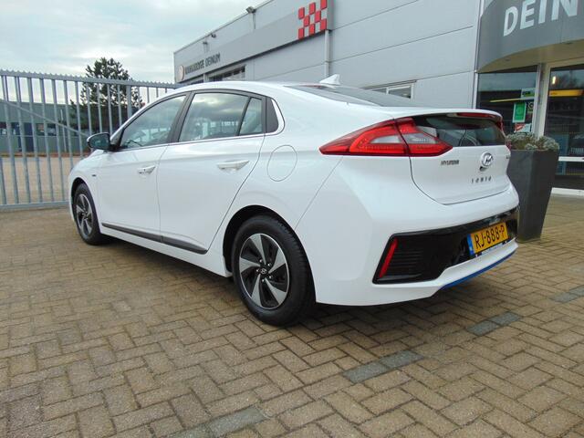 Hyundai IONIQ 1.6 GDi Comfort Navigatie, Climate contr, LED, Camera, etc..