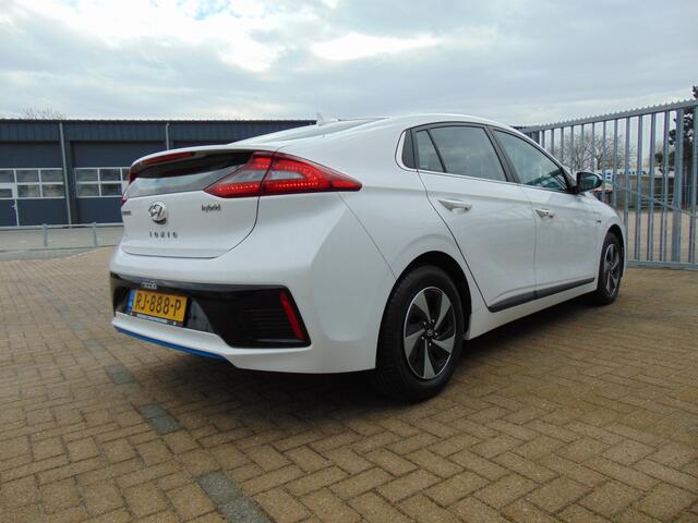 Hyundai IONIQ 1.6 GDi Comfort Navigatie, Climate contr, LED, Camera, etc..