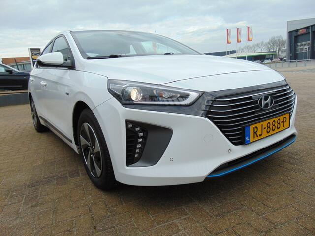 Hyundai IONIQ 1.6 GDi Comfort Navigatie, Climate contr, LED, Camera, etc..