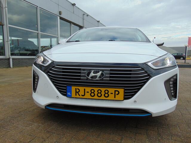 Hyundai IONIQ 1.6 GDi Comfort Navigatie, Climate contr, LED, Camera, etc..