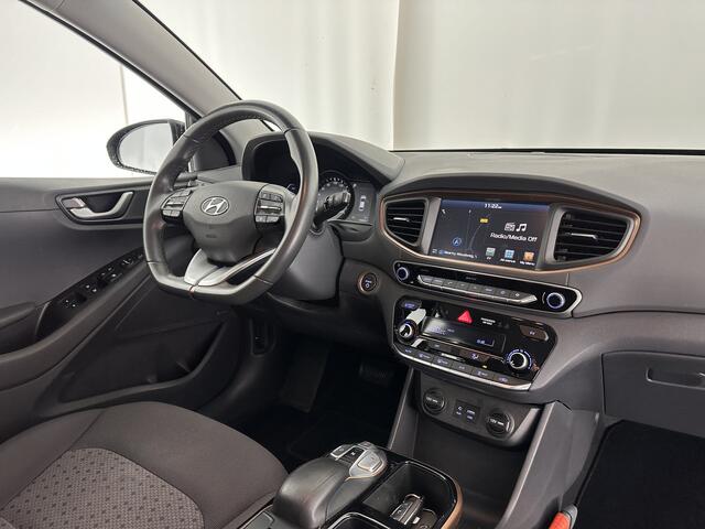 Hyundai IONIQ Comfort EV Aut. *INFINITY-AUDIO | NAVI-FULLMAP | CAMERA | CCS-FASTLOADER | LANE-ASSIST | ADAPTIVE-CRUISE | KEYLESS | SHIFT-PADDLES | VESS | APP.CONNECT | DAB+ | COMFORT-SEATS | 16"ALU*