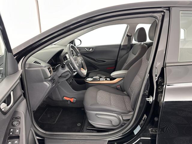 Hyundai IONIQ Comfort EV Aut. *INFINITY-AUDIO | NAVI-FULLMAP | CAMERA | CCS-FASTLOADER | LANE-ASSIST | ADAPTIVE-CRUISE | KEYLESS | SHIFT-PADDLES | VESS | APP.CONNECT | DAB+ | COMFORT-SEATS | 16"ALU*