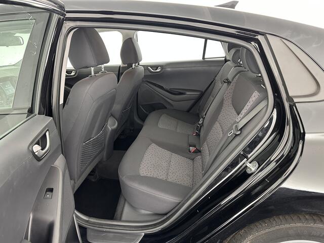 Hyundai IONIQ Comfort EV Aut. *INFINITY-AUDIO | NAVI-FULLMAP | CAMERA | CCS-FASTLOADER | LANE-ASSIST | ADAPTIVE-CRUISE | KEYLESS | SHIFT-PADDLES | VESS | APP.CONNECT | DAB+ | COMFORT-SEATS | 16"ALU*