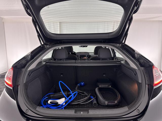 Hyundai IONIQ Comfort EV Aut. *INFINITY-AUDIO | NAVI-FULLMAP | CAMERA | CCS-FASTLOADER | LANE-ASSIST | ADAPTIVE-CRUISE | KEYLESS | SHIFT-PADDLES | VESS | APP.CONNECT | DAB+ | COMFORT-SEATS | 16"ALU*