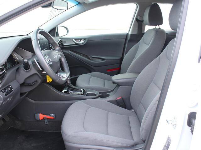 Hyundai IONIQ 1.6 GDi i-Motion - Plus / Apple Carplay/Android Auto / Climate Control / Cruise Control / Achteruitrijcamera / Parkeersensoren voor & Achter /