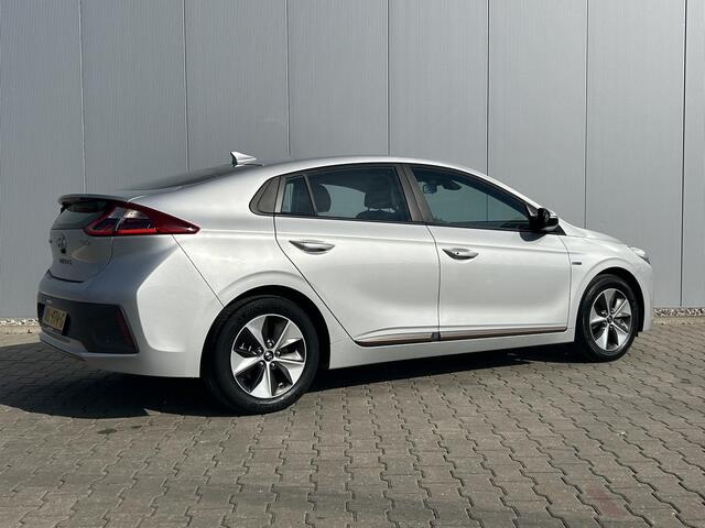 Hyundai IONIQ Comfort EV / Cruise Control Adaptief / Navigatie / Camera / Airco Automatisch / Apple&Android Carplay