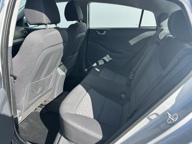 Hyundai IONIQ Comfort EV / Cruise Control Adaptief / Navigatie / Camera / Airco Automatisch / Apple&Android Carplay